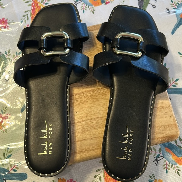 Nicole Miller Black with Silver Buckle Women’s Sandals 10 One Hour Worn - Picture 4 of 17